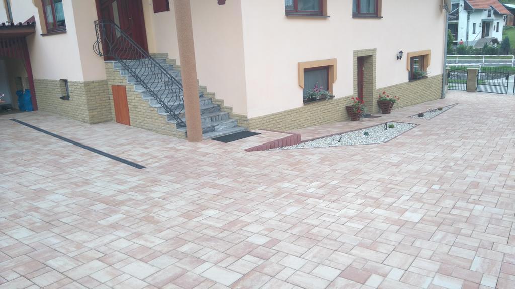 Domino Apartment Korytne Exterior photo