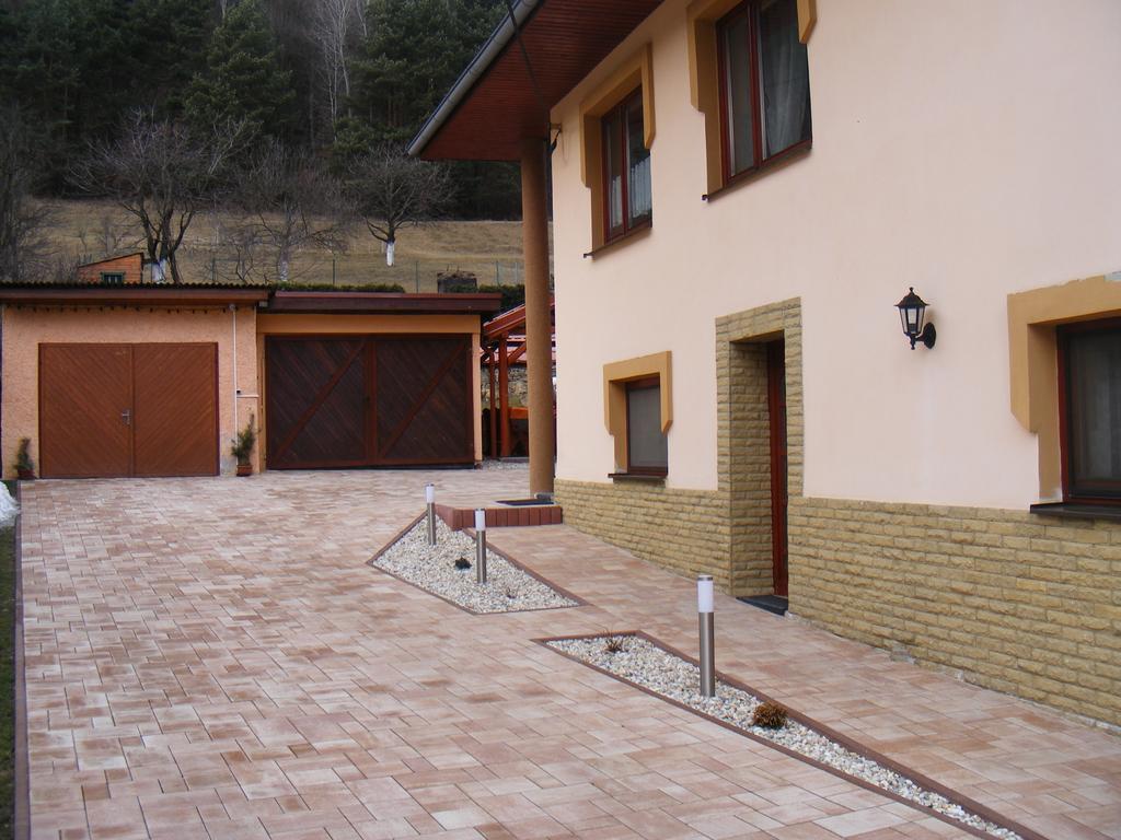 Domino Apartment Korytne Exterior photo