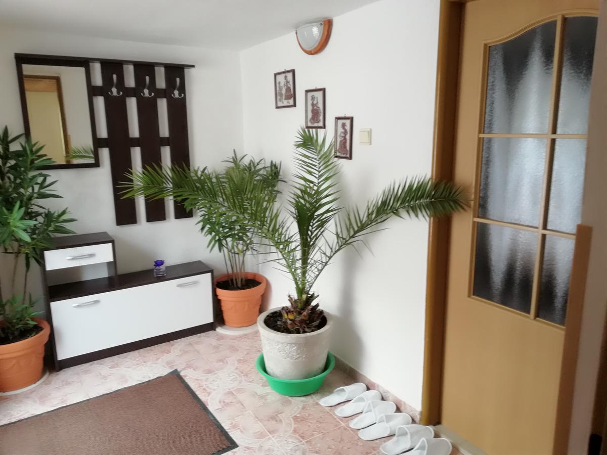 Domino Apartment Korytne Exterior photo